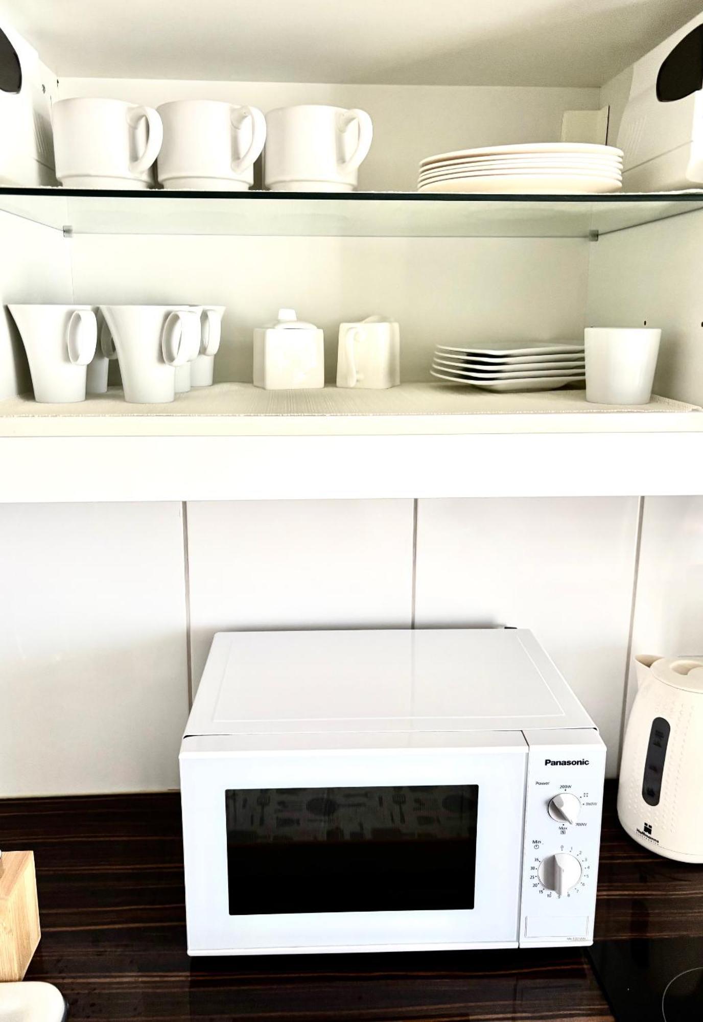 Möbelierte 3-zimmer-wohnung Mit Luxuriöser Innenausstattung In Zentrum Düsseldorf