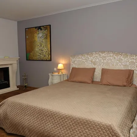 Apartment Möbelierte 3-zimmer-wohnung Mit Luxuriöser Innenausstattung In Zentrum *