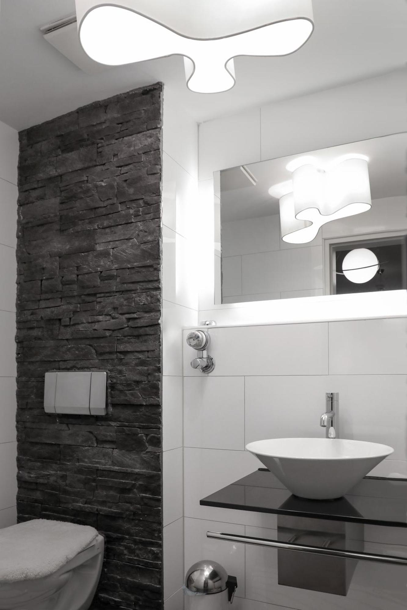 Moebelierte 3-zm-wohnung Mit Luxurioeser Innenausstattung In Zentrum Düsseldorf