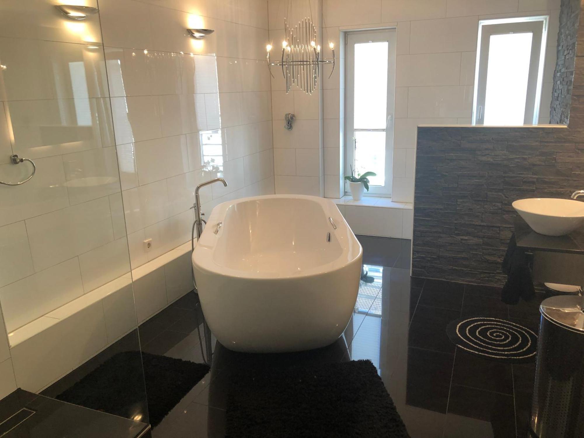 Appartement Moebelierte 3-zm-wohnung Mit Luxurioeser Innenausstattung In Zentrum Düsseldorf