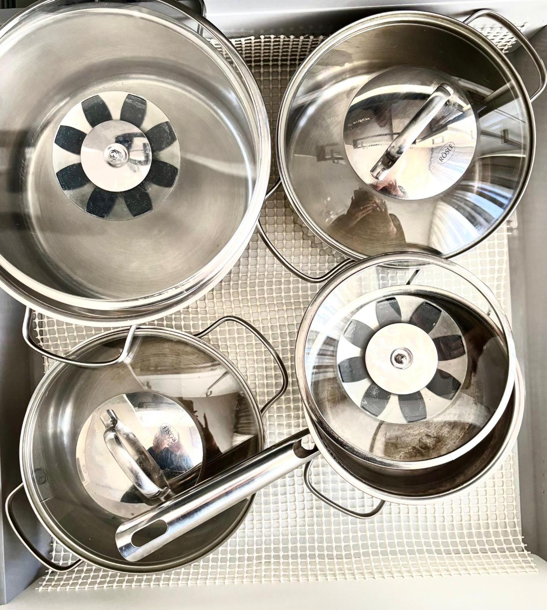 Moebelierte 3-zm-wohnung Mit Luxurioeser Innenausstattung In Zentrum Appartement